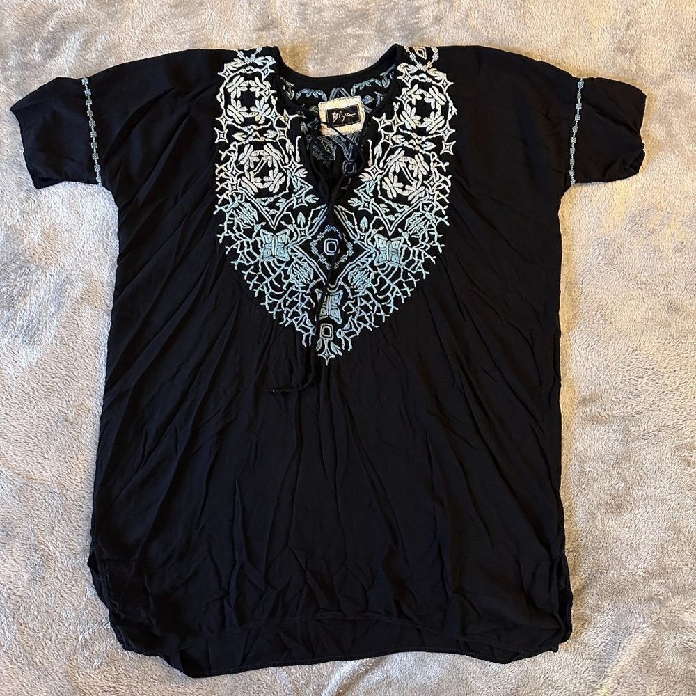 Biya Johnny Was Embroidered Tunic Shirt Blouse Women's size XS Top Black Blue